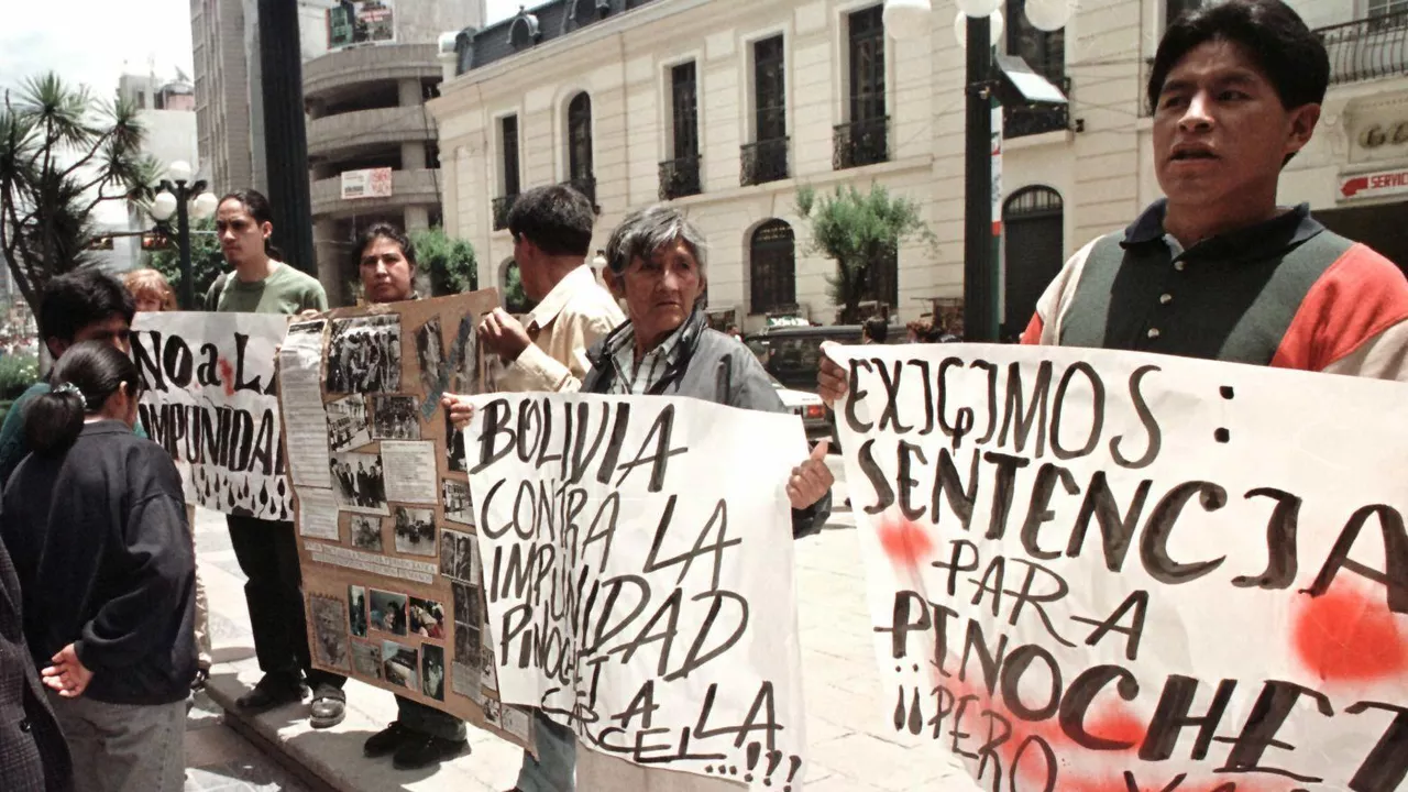 Las familias bolivianas piden crear una entidad que busque a los desaparecidos de las dictaduras