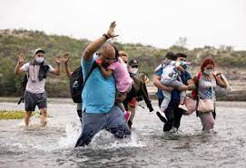 Venezolanos se esfuerzan en cruzar a EU