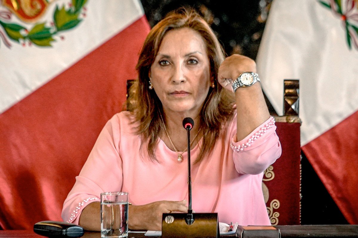 Amplian investigación a Boluarte presidenta de Perú  por el ‘Rolexgate’ e incluye posible cohecho