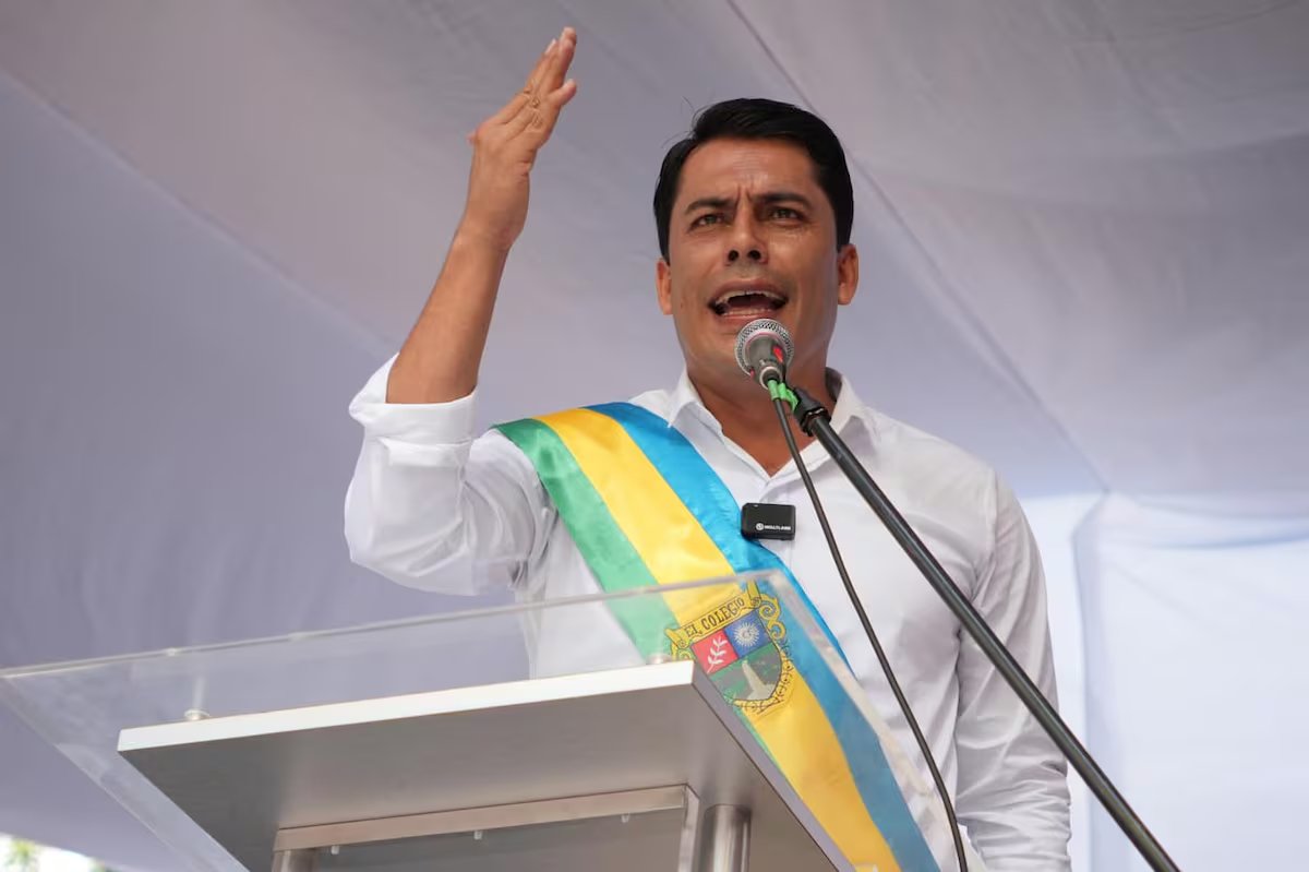 Alcalde en Colombia promueve ampliar licencia tras reducir requisitos de pensión