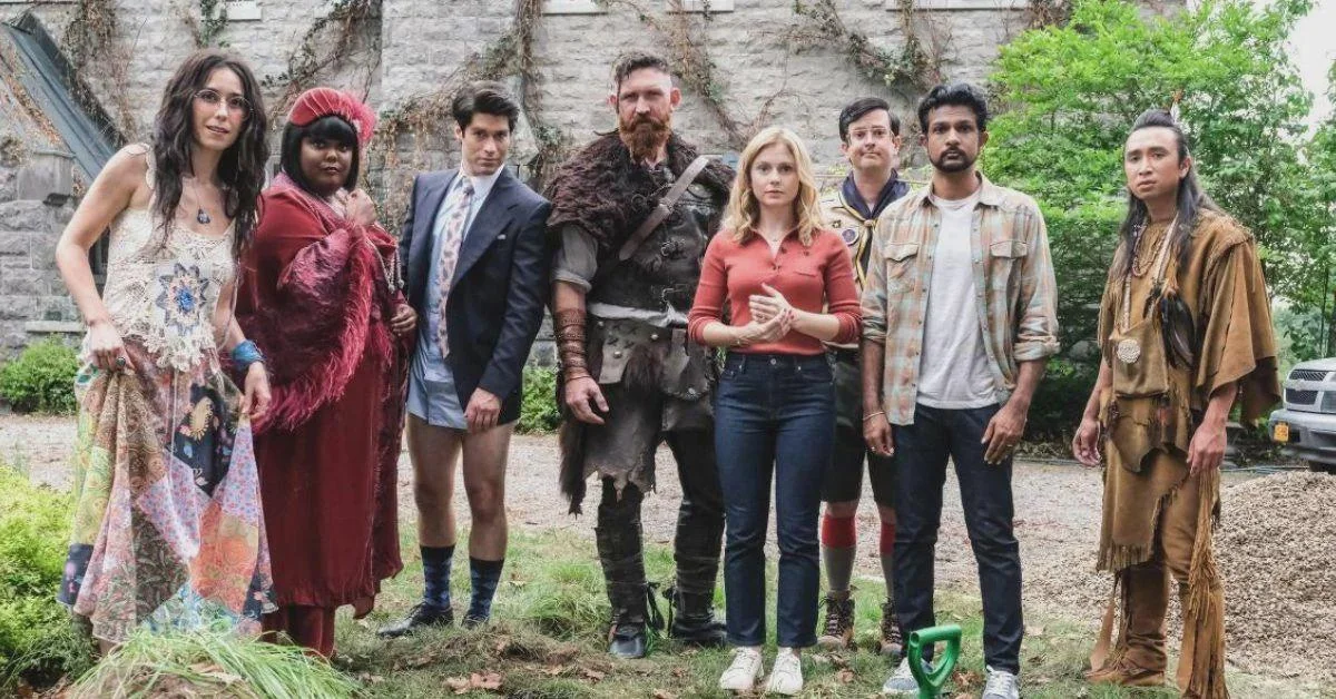 Universal+ estrena la cuarta temporada de Ghosts en Latinoamérica