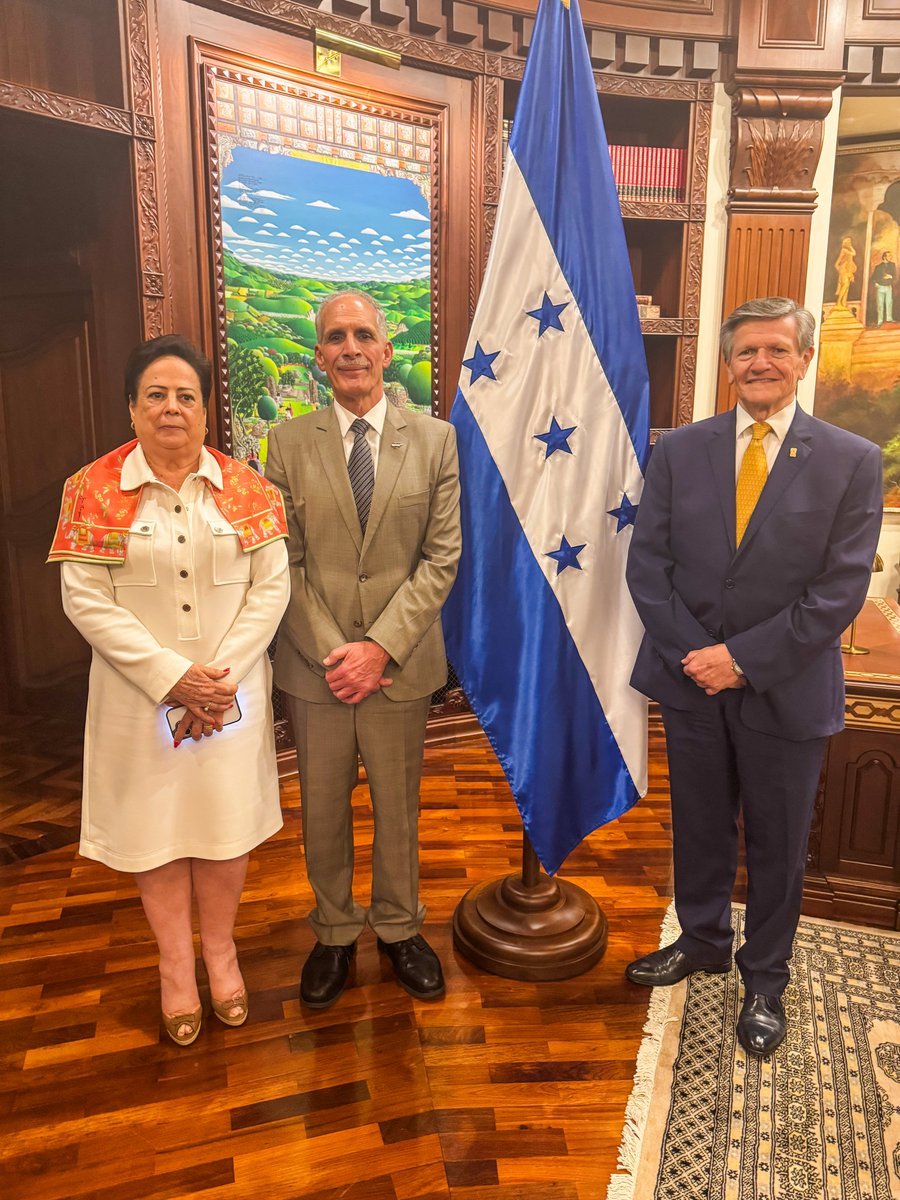 Nasry Asfura busca atraer inversión tecnológica mexicana a Honduras