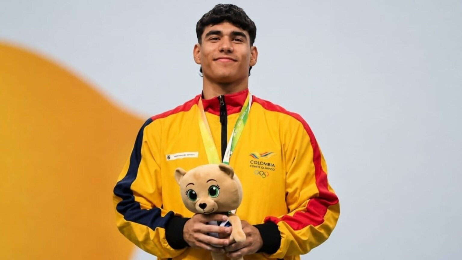 Hazaña en la barra fija: Ángel Barajas gana oro en Panamericano de Río con la puntuación más alta del día