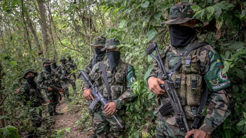 Revelan presuntos pactos secretos entre el Gobierno Nacional y el Clan del Golfo