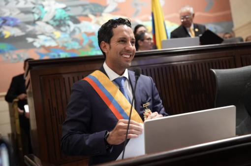 Julián López renuncia a la presidencia de la Cámara y deja su curul en el Congreso