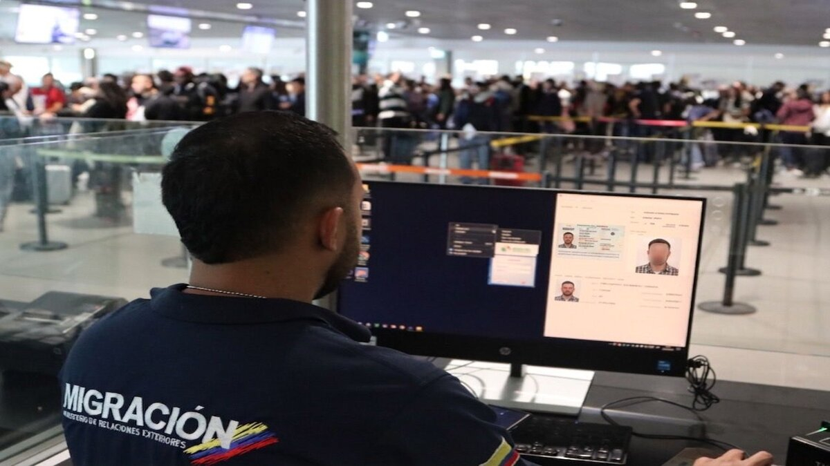 Migración Colombia frena ingreso de turistas en el aeropuerto de Rionegro