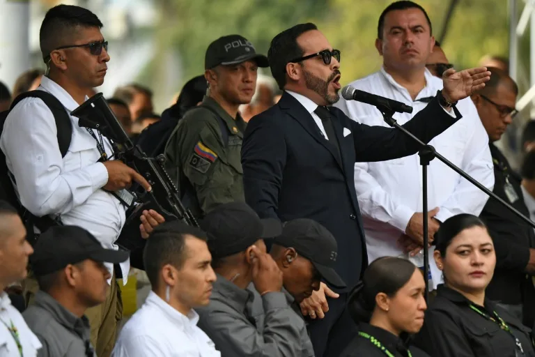 Comisión de transición y el equipo del presidente electo de Colombia denuncia posibles irregularidades administrativas