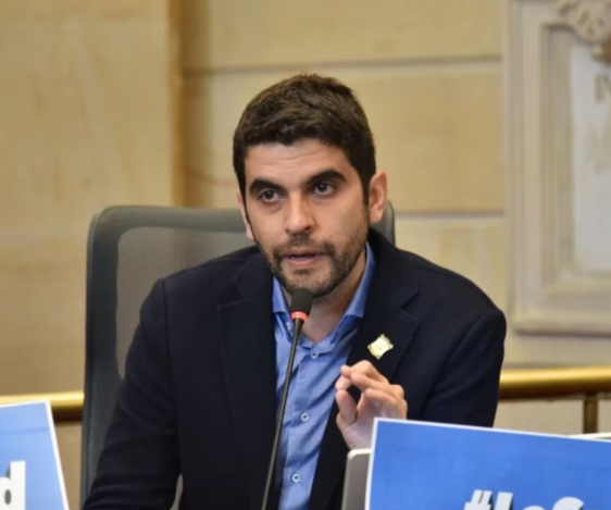 Fracasa intento de sacar del Congreso a políticos por la vaca del túnel