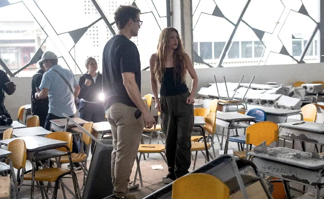¿Cómo reconstruir el futuro? Shakira se une a Howard Buffett para rehabilitar colegios en zonas devastadas