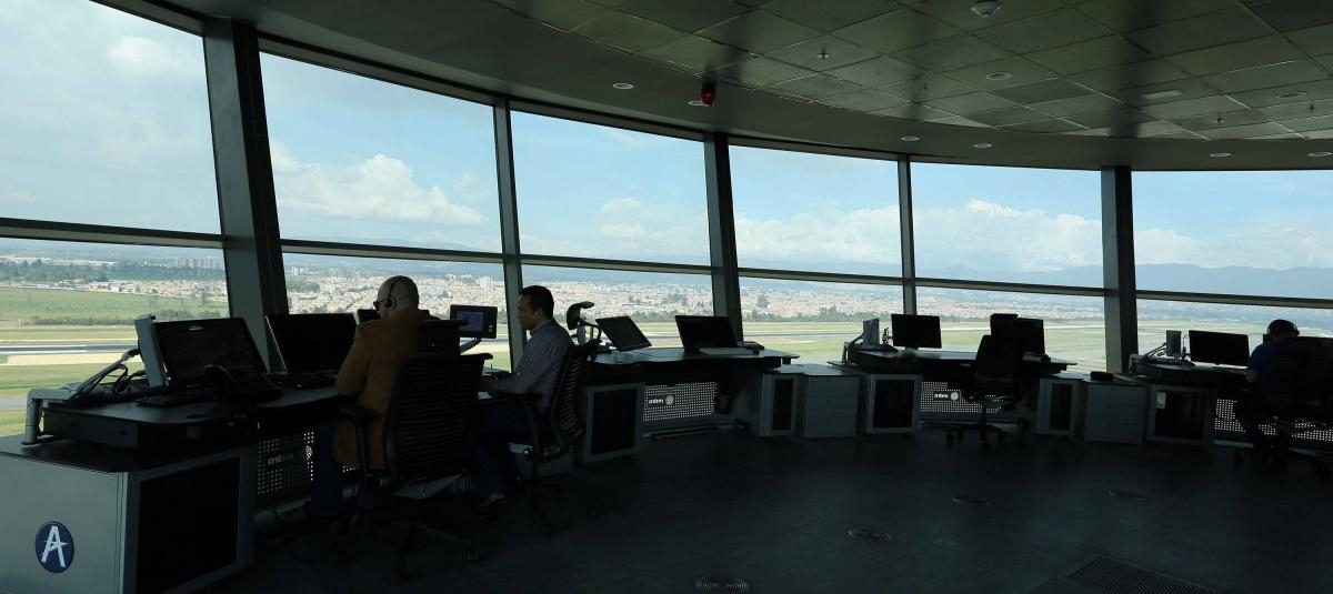 Investigan la muerte de un funcionario en la torre de control del aeropuerto El Dorado, en Bogotá